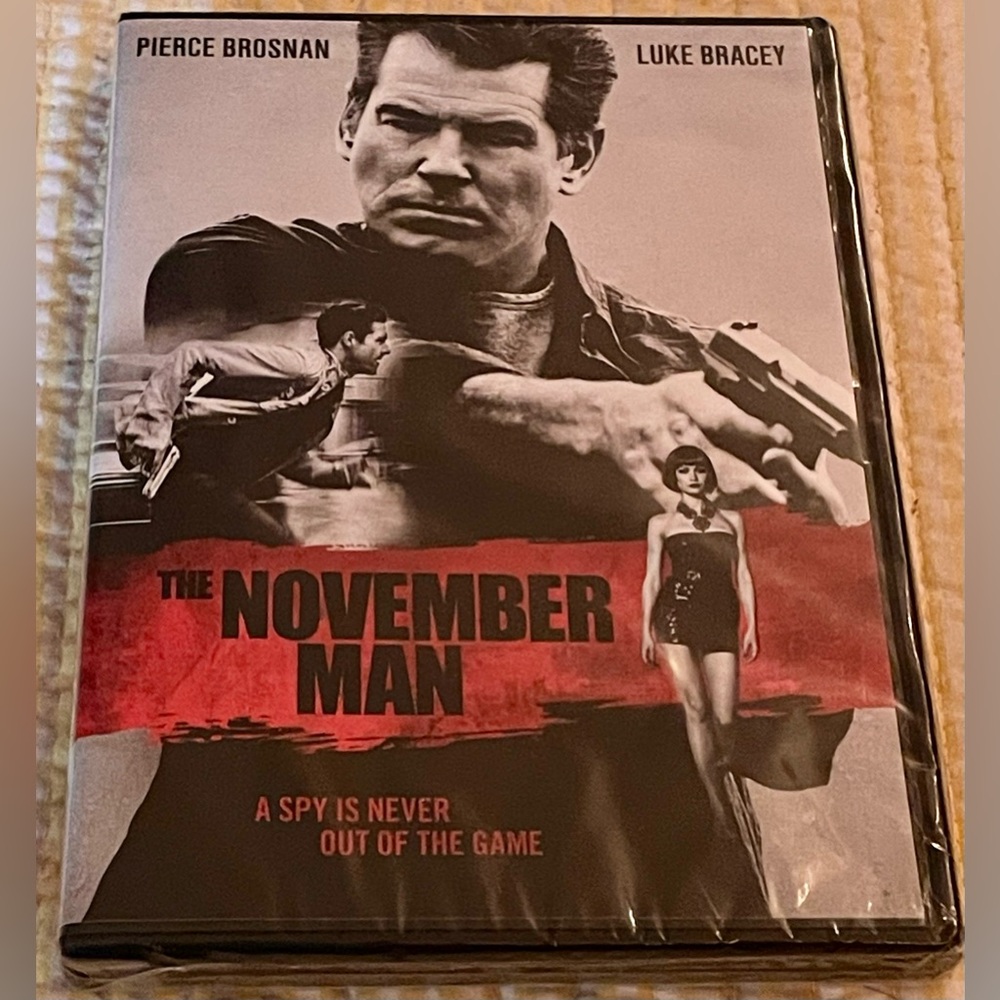 🎩 NWT The November Man DVD 🎩